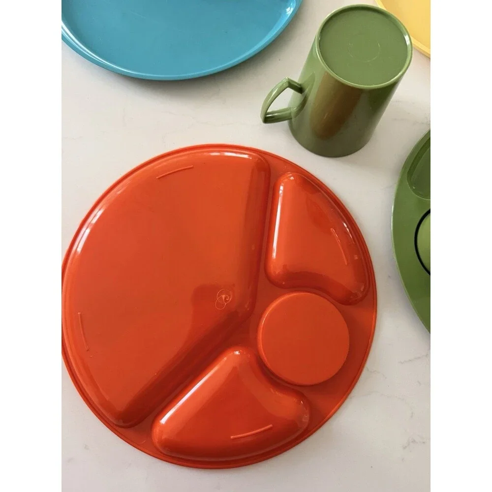 Vintage STERI-LITE Picnic DIVIDED PLATES Cups Plastic MCM Mid Century Modern 11